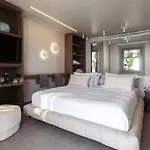 Santana Apartment *